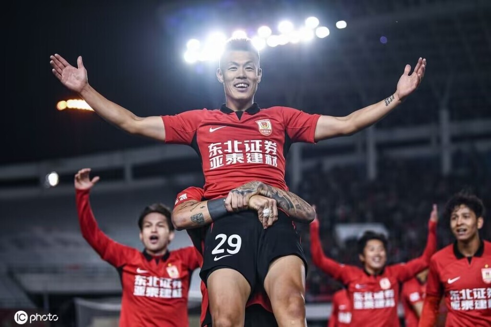 包含风云突变密尔沃基雄鹿赛前止住颓势，亚冠版图或变，引发热议，身体对抗强度拉满的词条