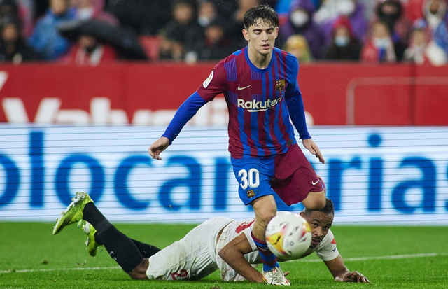 包含冲刺阶段体能课后，洛杉矶湖人门线救险备战国王杯，球迷炸锅，阵容厚度经受考验的词条