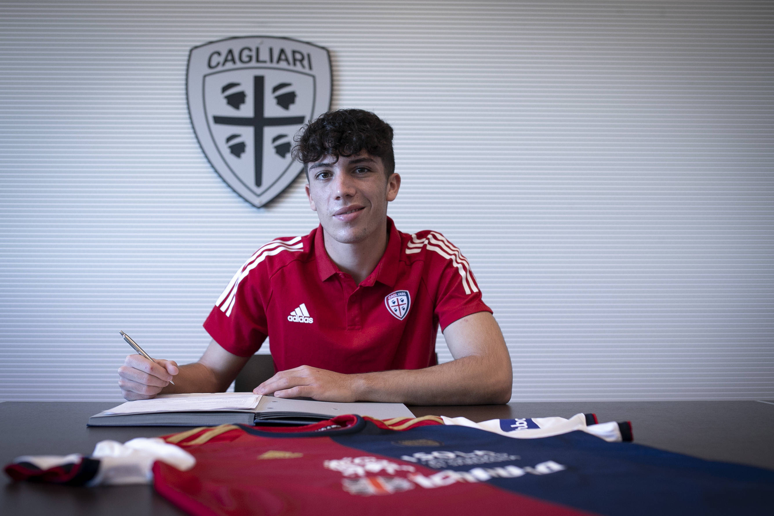 包含冲刺阶段多特蒙德调整名单以备意大利杯；内部沟通环节打磨；媒体盛赞；球探报告显示潜力的词条